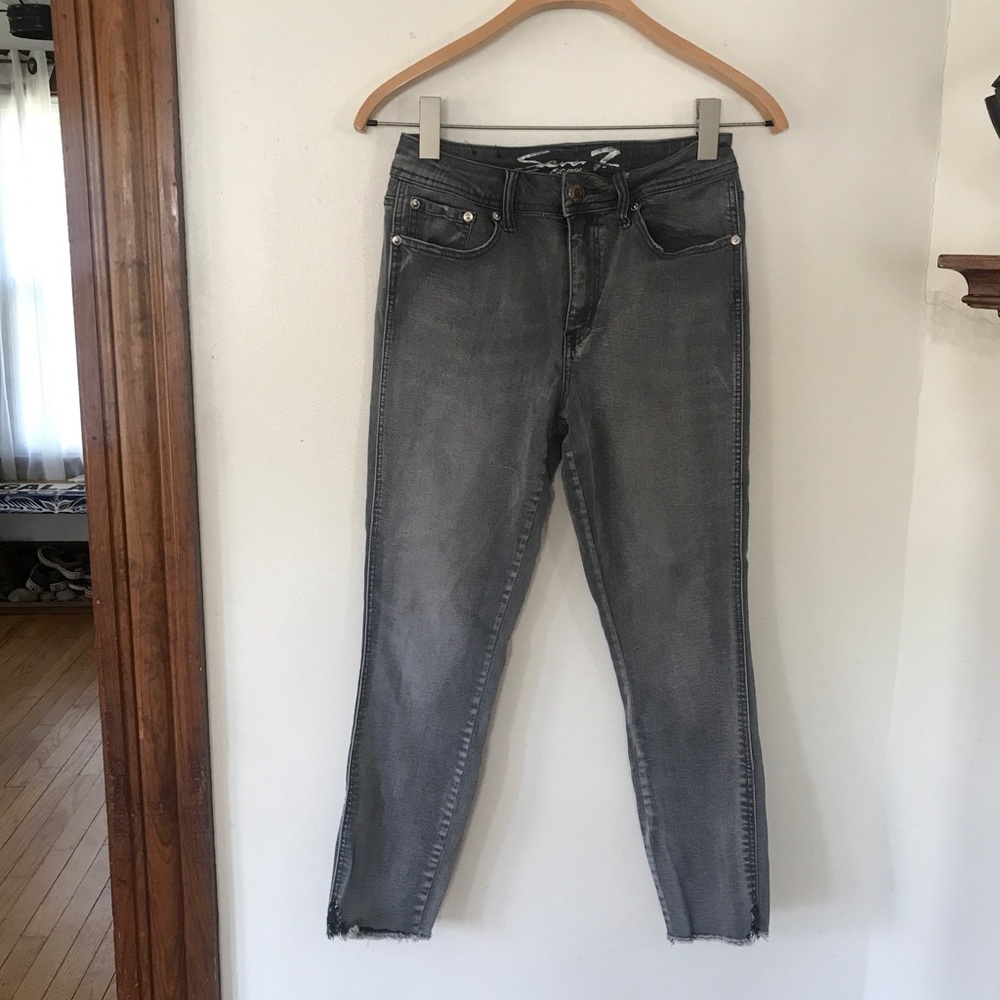 Seven cropped grey NWOT jeans